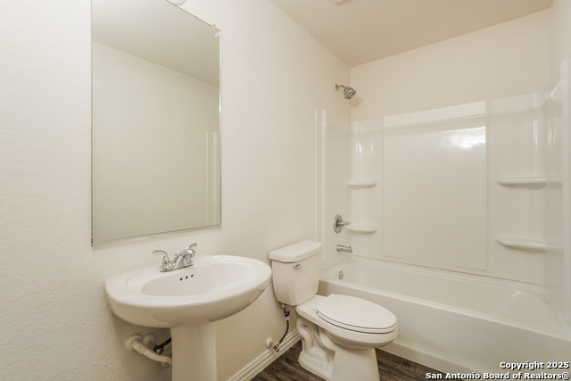 Listing photo id 8 for 237 Corliss
