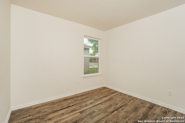 Listing photo id 10 for 237 Corliss