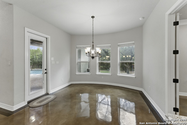 Listing photo id 10 for 2350 Geneseo Oaks