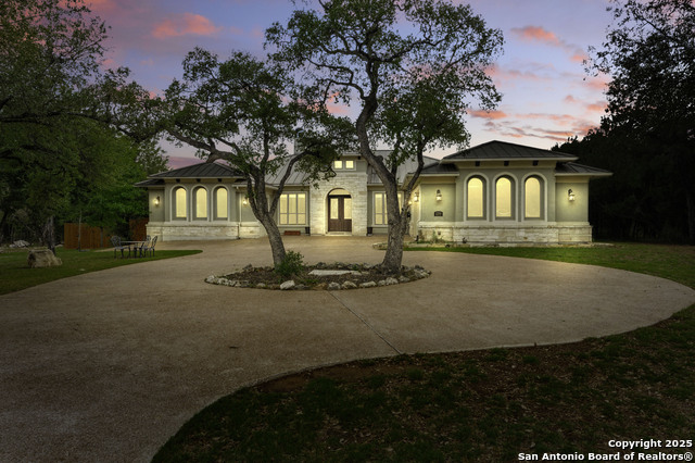 Listing photo id 0 for 2350 Geneseo Oaks