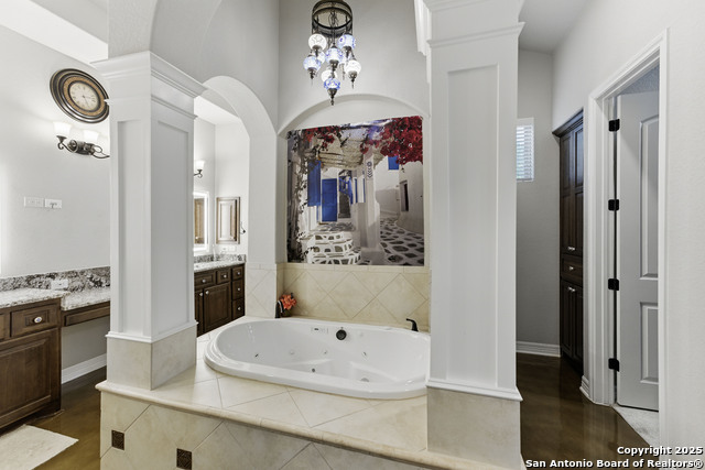 Listing photo id 19 for 2350 Geneseo Oaks