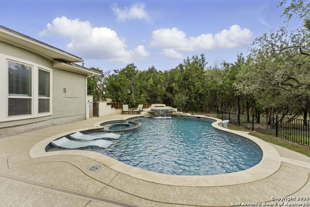 Listing photo id 39 for 2350 Geneseo Oaks