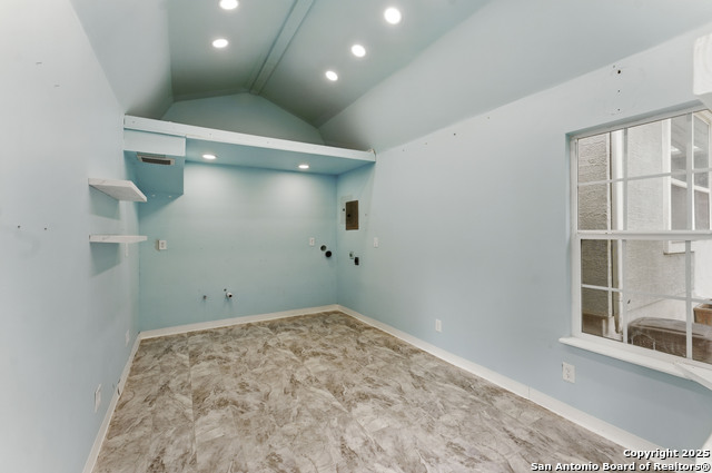 Listing photo id 48 for 2350 Geneseo Oaks