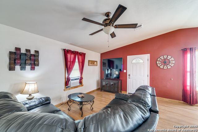 Image 13 of 26 For 1505 Sycamore