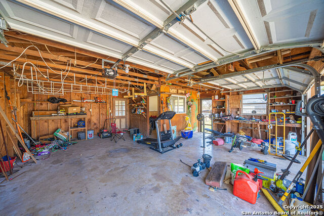 Listing photo id 11 for 10544 Macaway