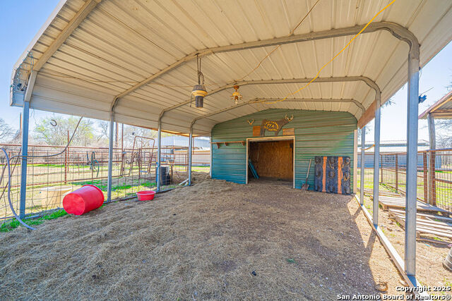 Listing photo id 16 for 10544 Macaway