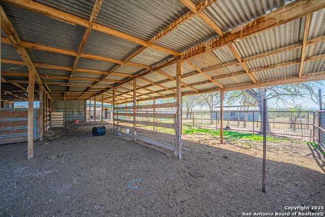 Listing photo id 18 for 10544 Macaway