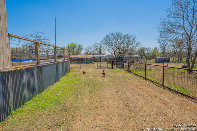 Listing photo id 21 for 10544 Macaway