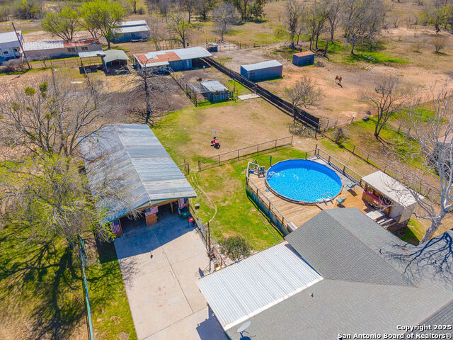 Listing photo id 23 for 10544 Macaway