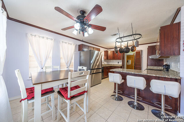 Listing photo id 28 for 10544 Macaway
