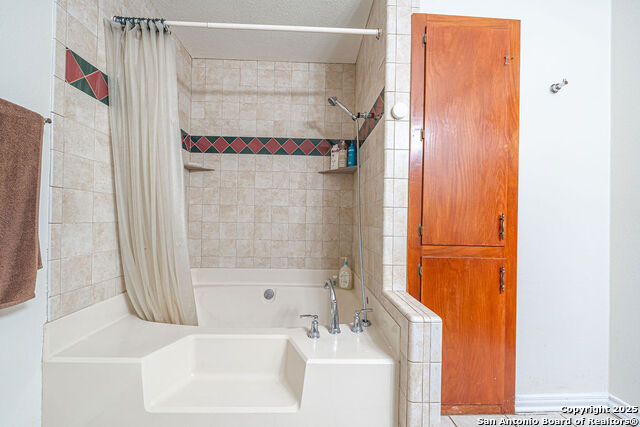 Listing photo id 32 for 10544 Macaway