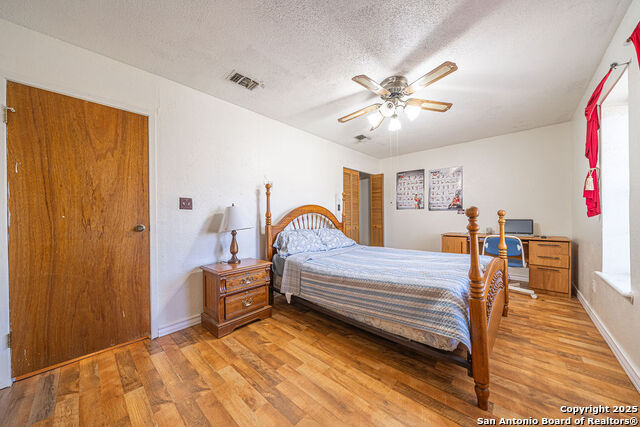 Listing photo id 33 for 10544 Macaway