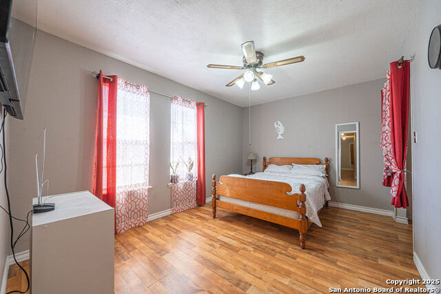 Listing photo id 35 for 10544 Macaway