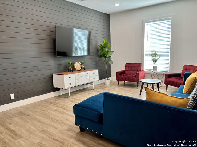 Image 4 of 19 For 127 Furnish  