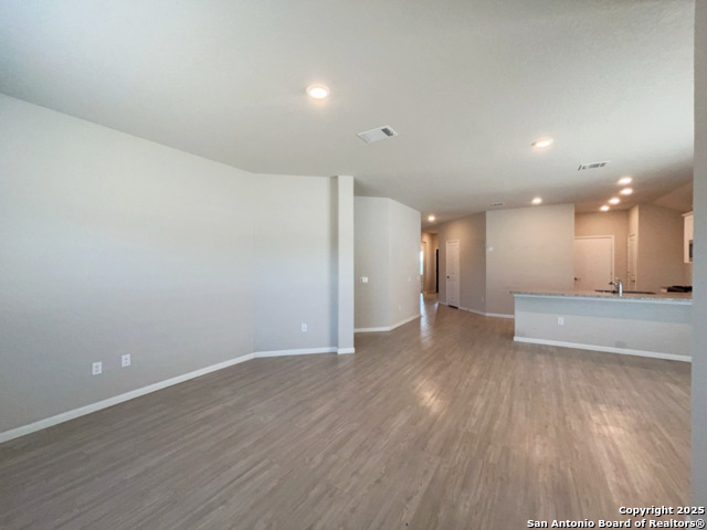 Listing photo id 9 for 11922 Chipper Landing