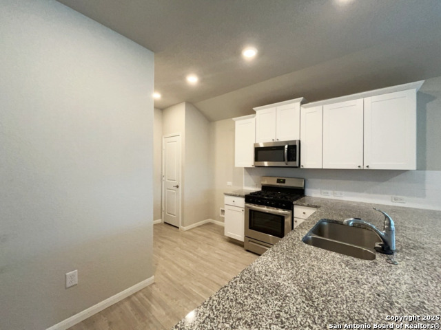 Listing photo id 12 for 11922 Chipper Landing