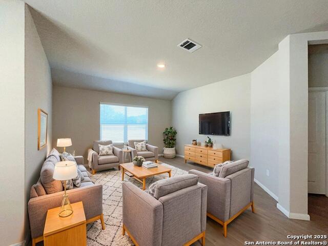 Listing photo id 0 for 11922 Chipper Landing