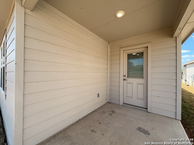 Listing photo id 28 for 11922 Chipper Landing