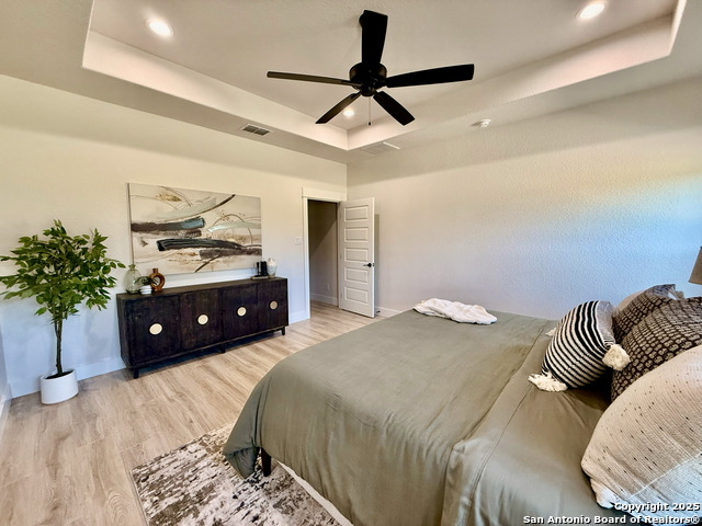 Image 18 of 40 For 156 Firewheel Loop