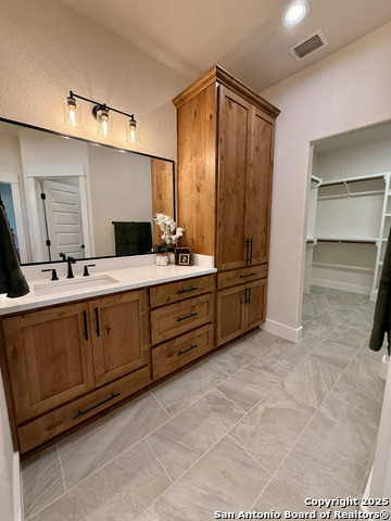 Image 5 of 40 For 156 Firewheel Loop