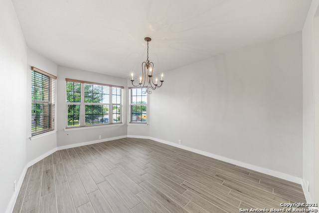 Image 10 of 33 For 5209 Columbia