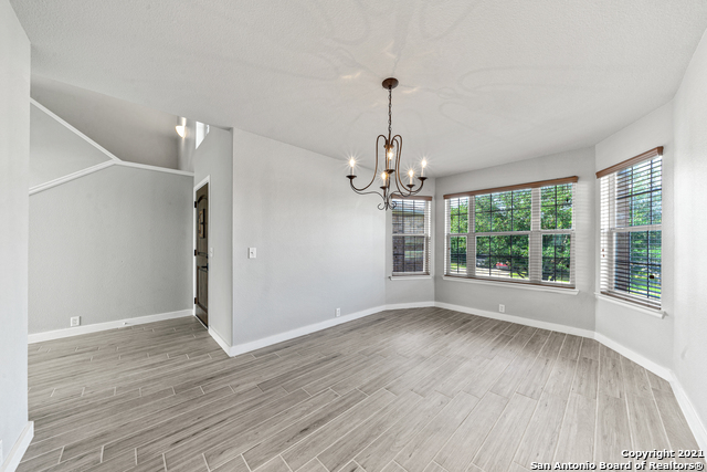 Image 11 of 33 For 5209 Columbia