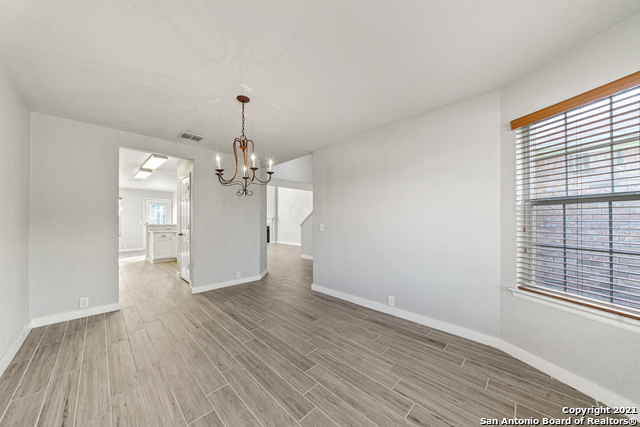 Image 12 of 33 For 5209 Columbia