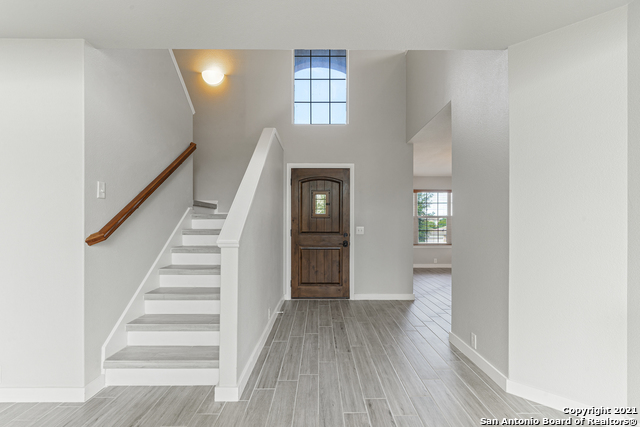 Image 2 of 33 For 5209 Columbia