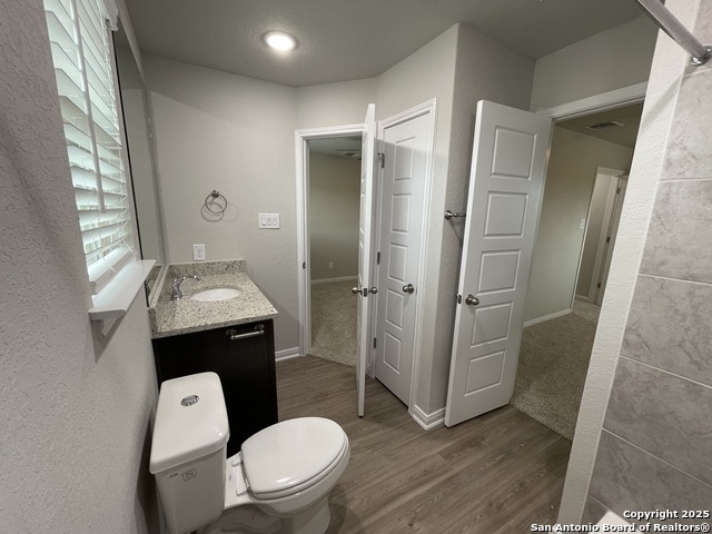 Listing photo id 12 for 405 Emma  