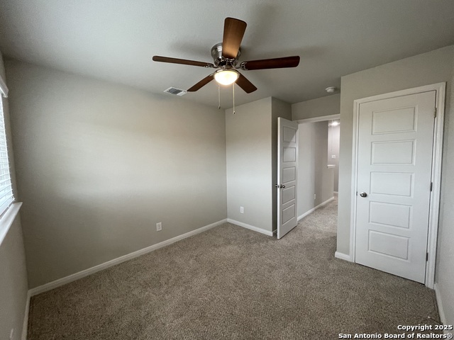 Listing photo id 13 for 405 Emma  