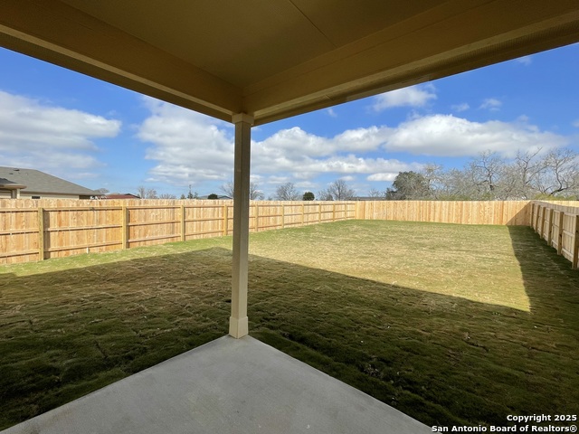 Listing photo id 16 for 405 Emma  