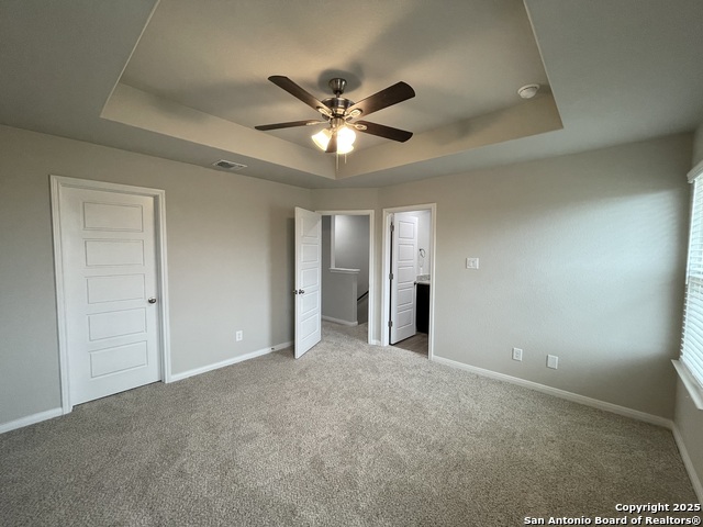 Listing photo id 7 for 405 Emma  