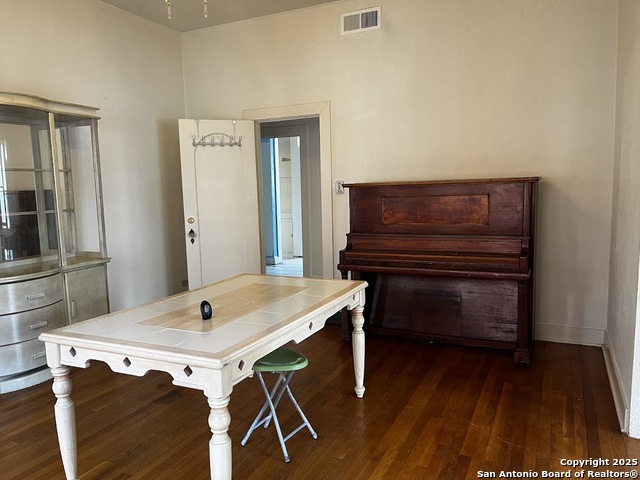 Image 10 of 56 For 411 Gramercy W