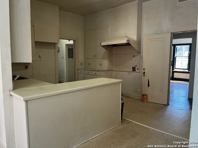 Image 13 of 56 For 411 Gramercy W