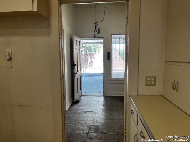 Image 16 of 56 For 411 Gramercy W