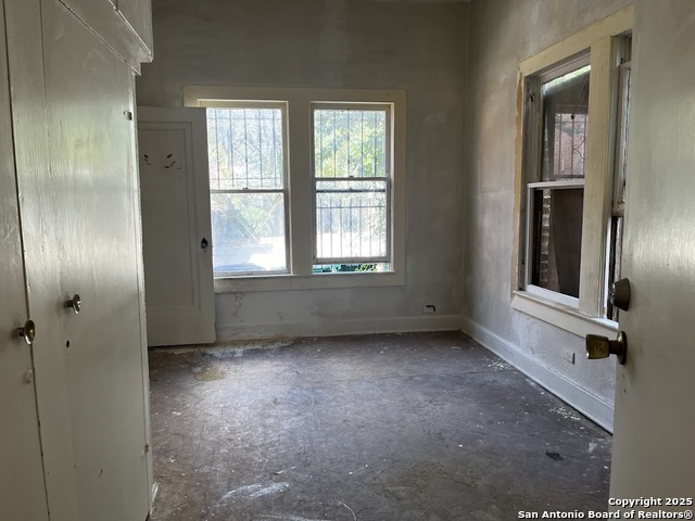 Image 18 of 56 For 411 Gramercy W