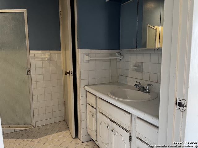 Image 25 of 56 For 411 Gramercy W
