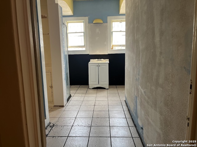Image 28 of 56 For 411 Gramercy W
