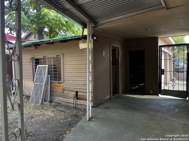 Image 44 of 56 For 411 Gramercy W