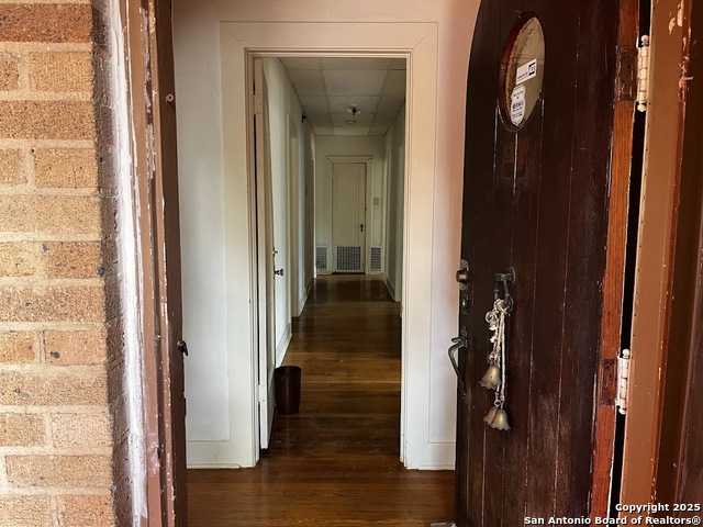 Image 5 of 56 For 411 Gramercy W