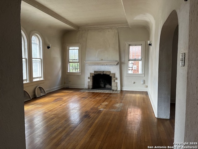 Image 6 of 56 For 411 Gramercy W