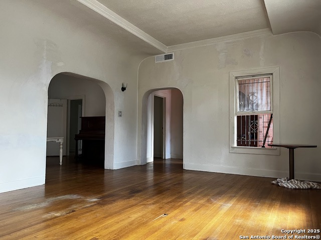 Image 7 of 56 For 411 Gramercy W
