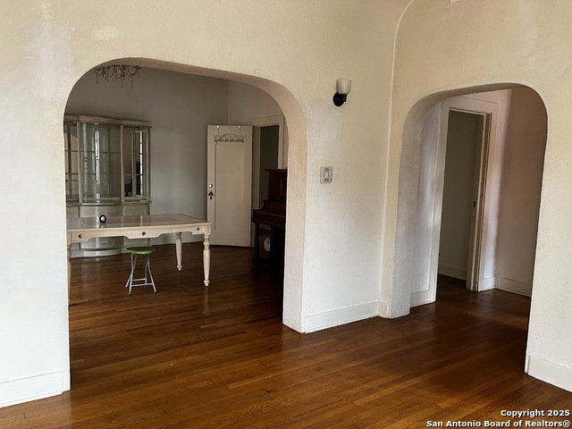 Image 8 of 56 For 411 Gramercy W