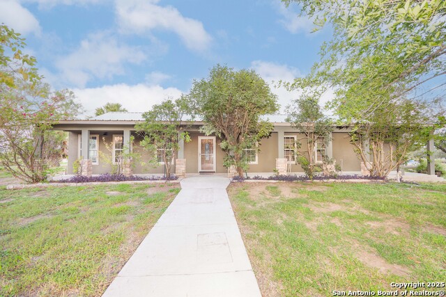 Details for 1682 Cr 676 , Devine, TX 78016