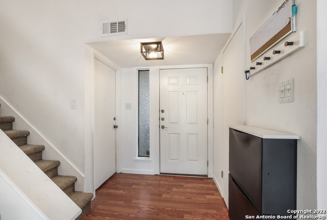 Image 5 of 26 For 8548 Echo Creek Ln