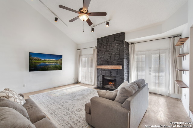 Image 6 of 26 For 8548 Echo Creek Ln