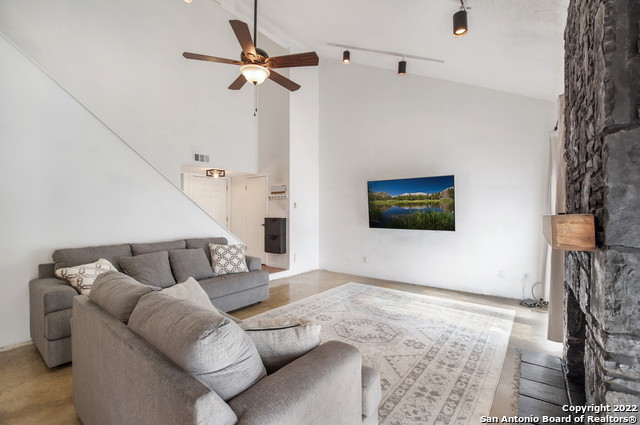 Image 7 of 26 For 8548 Echo Creek Ln