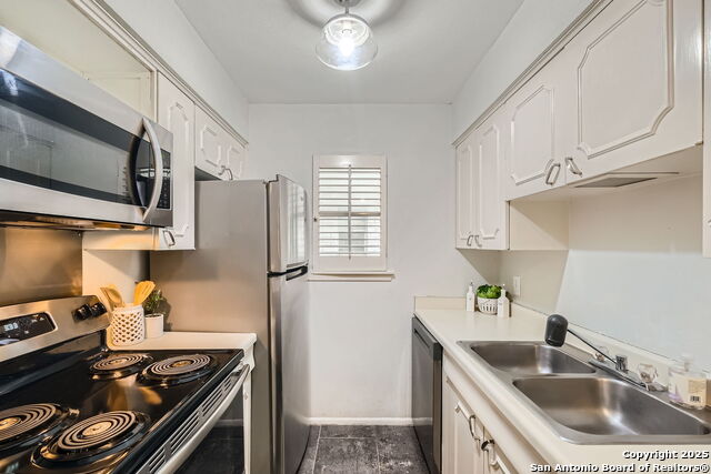 Image 6 of 13 For 1045 Shook Ave 111 C