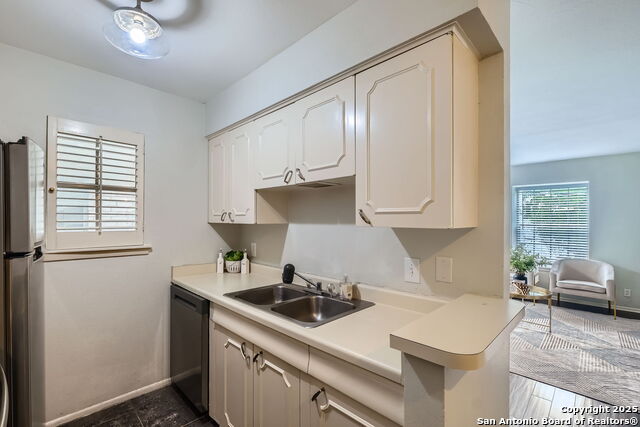 Image 7 of 13 For 1045 Shook Ave 111 C