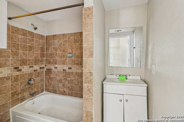 Image 13 of 25 For 119 Cincinnati